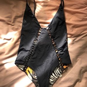 San Lorenzo Plunge One Piece